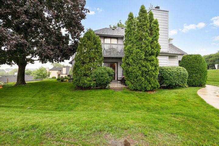 Property Photo:  736 Glen Way 736  IL 60031 