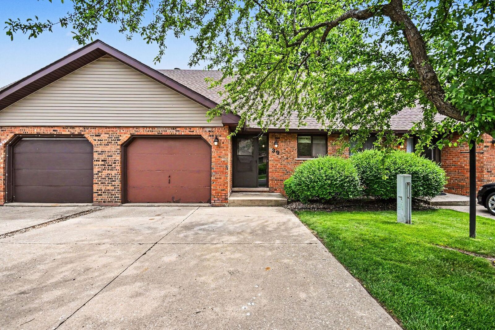 Property Photo:  1918 Heatherway Lane 39  IL 60451 