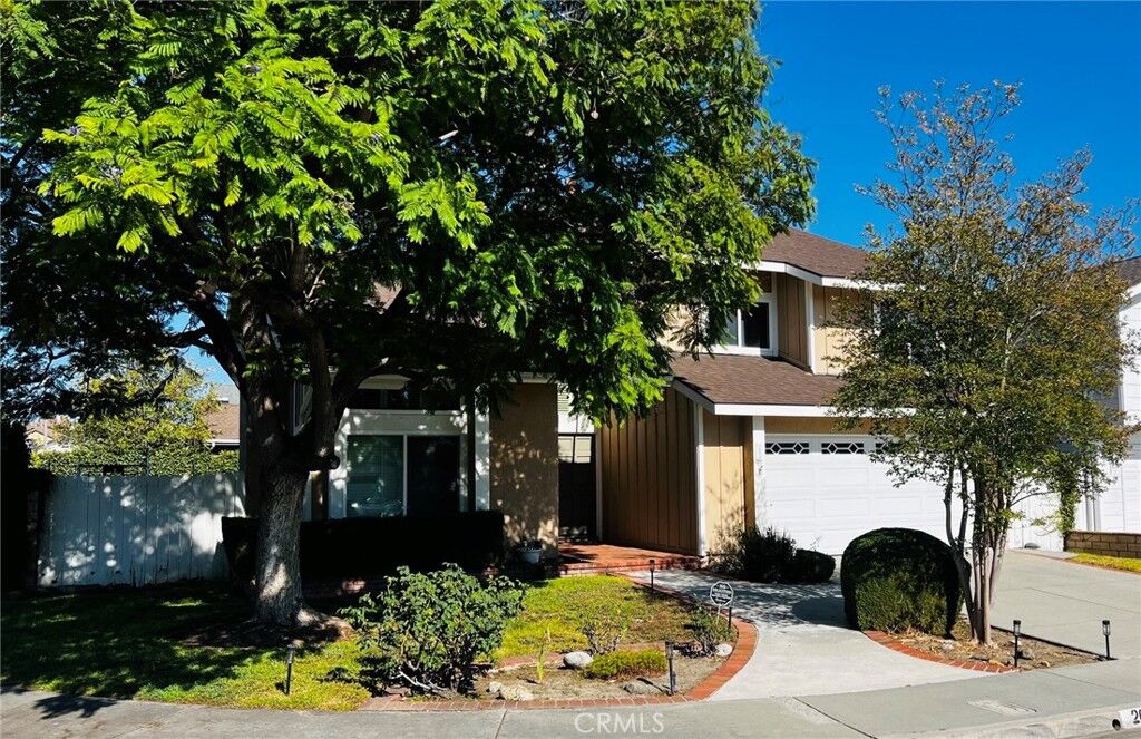 Property Photo:  26276 Buscador  CA 92692 
