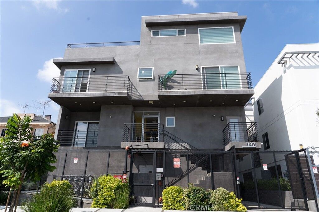 Property Photo:  1187 Crenshaw Boulevard 103  CA 90019 