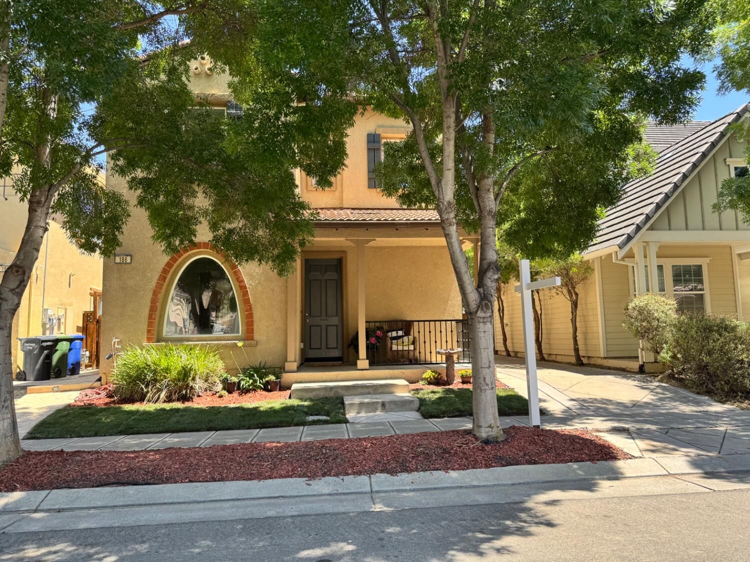 Property Photo:  188 S Pacifico Street  CA 95391 