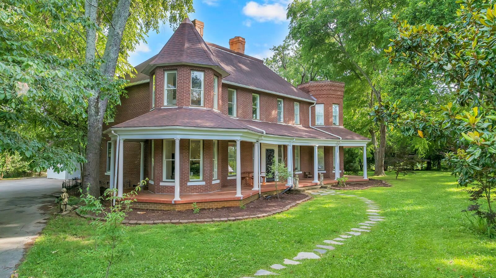 Property Photo:  412 E Petty Ln  TN 37398 