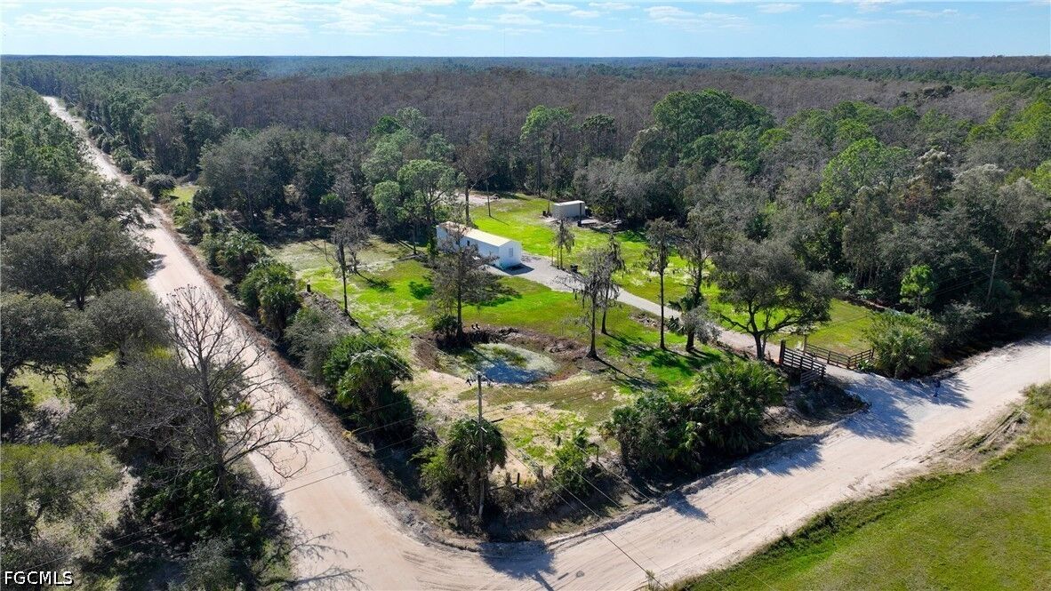 Property Photo:  22950 Tinas Lane  FL 33913 