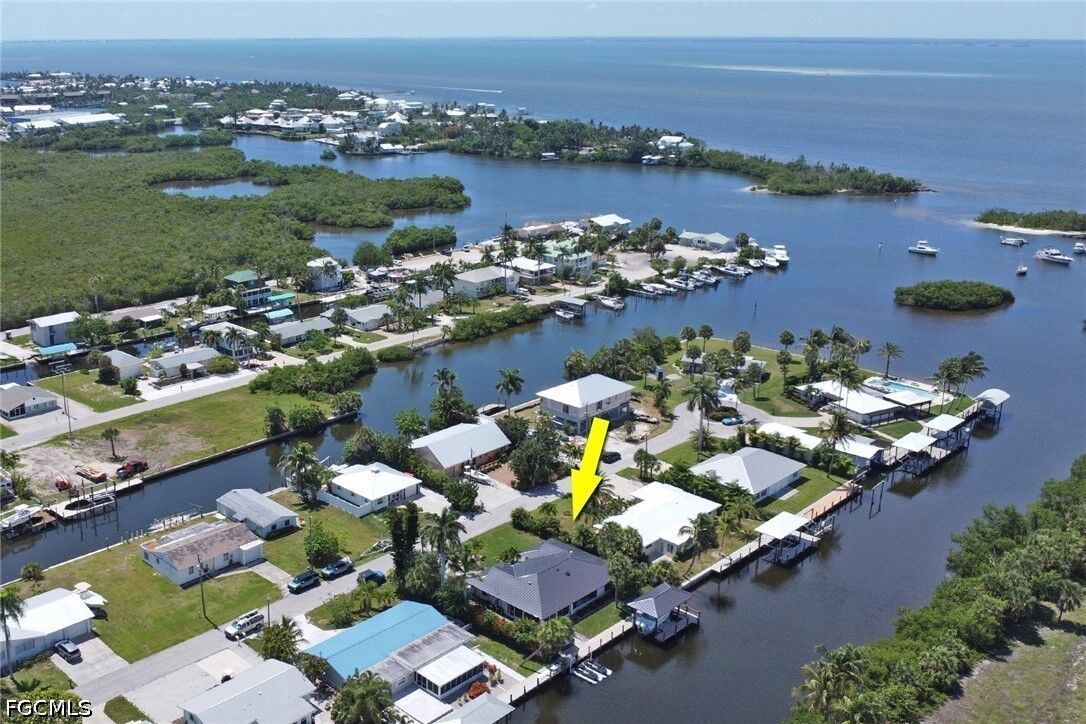 Property Photo:  16340 Buccaneer Street  FL 33922 