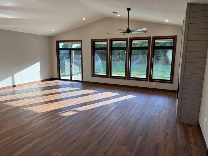 Property Photo:  1502 Regency Circle North  NE 68701-5058 
