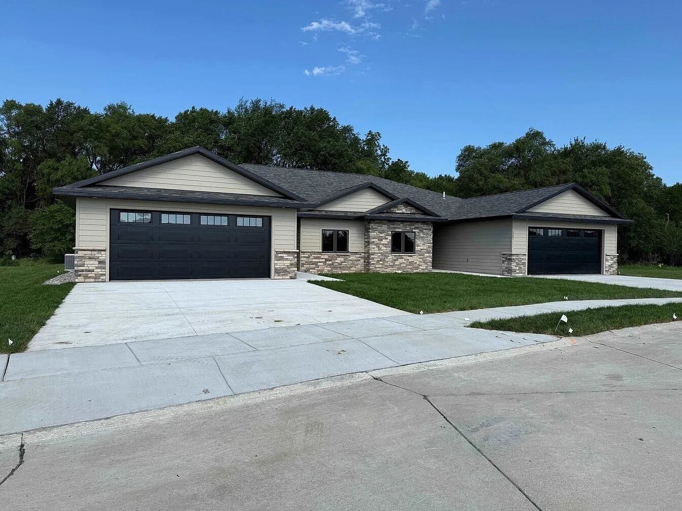 Property Photo:  1504 Regency Circle North  NE 68701 