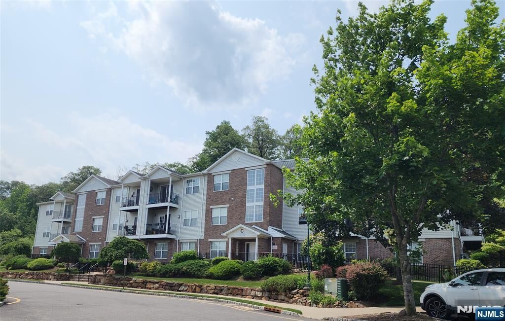 Property Photo: 75 Mountainview Court NJ 07457