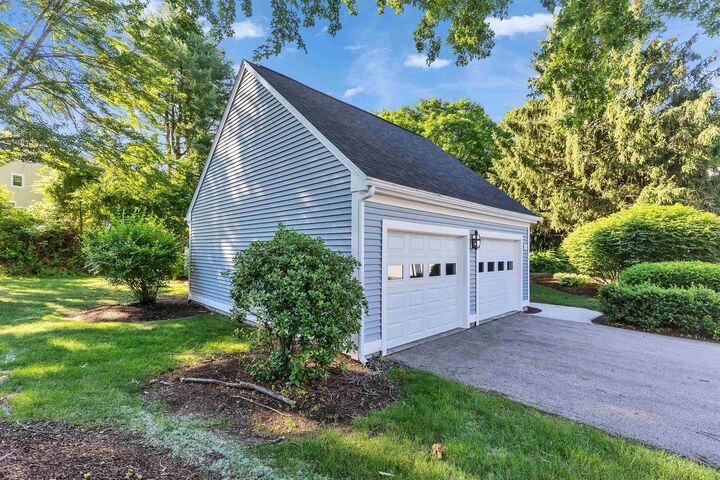 Property Photo:  555 Straw Hill Road  NH 03104 