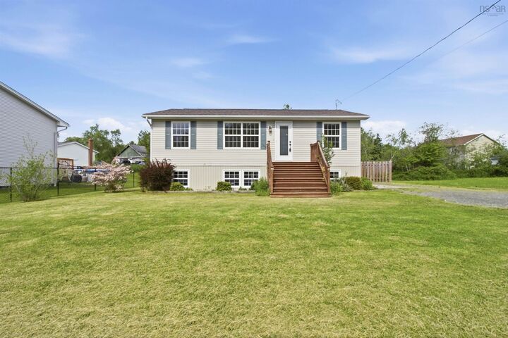 73 Underwood Road — photo 1