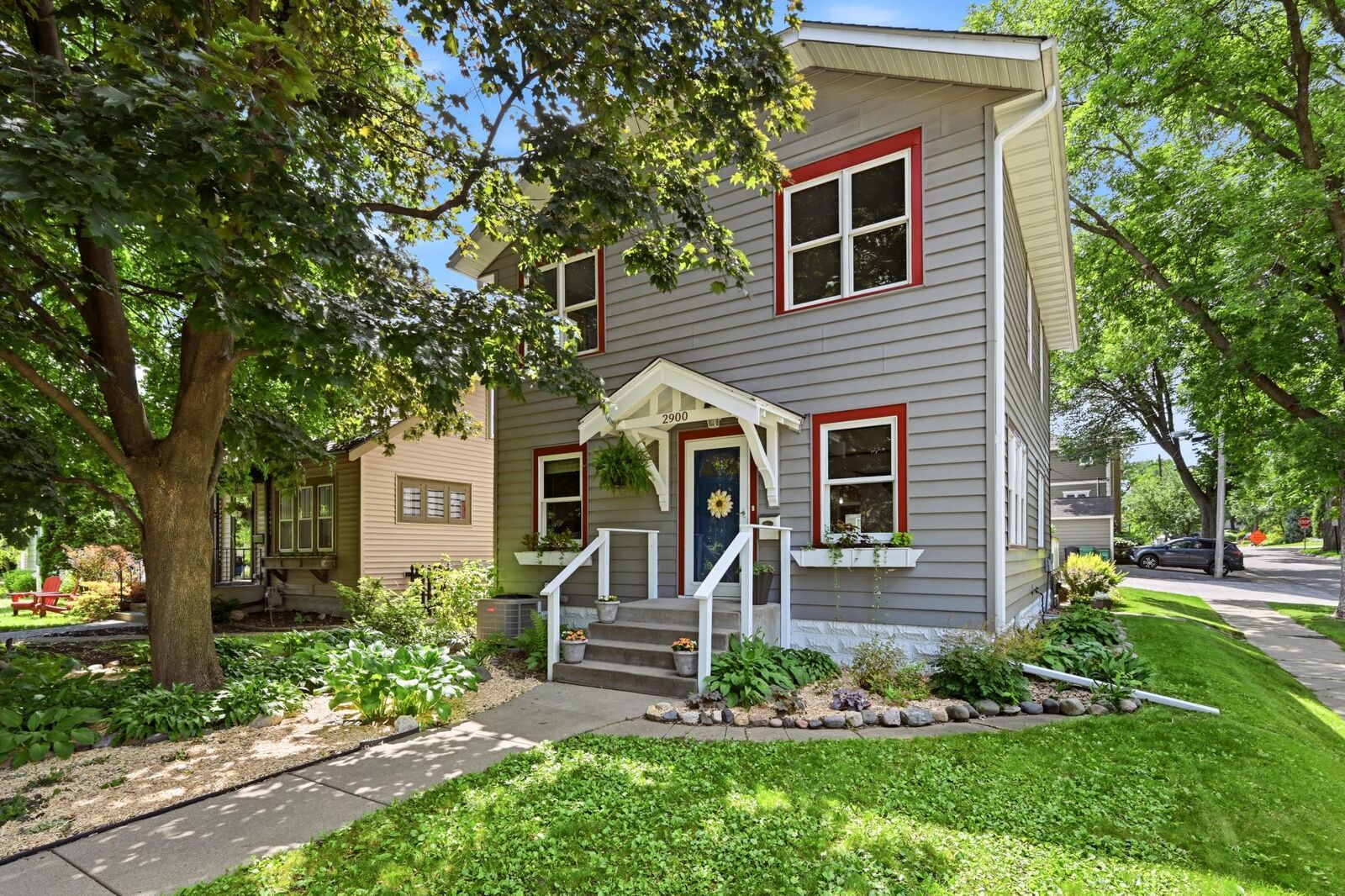 Property Photo:  2900 Webster Avenue S  MN 55416 
