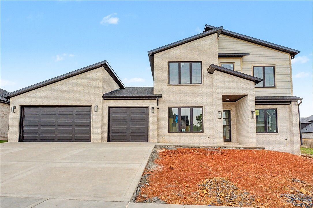 Property Photo:  3809 SW Rhythm Avenue  AR 72713 