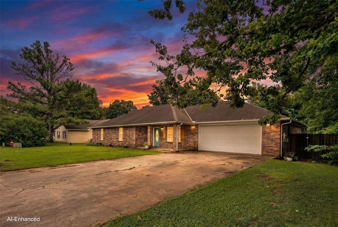 Property Photo:  825 Mockingbird Lane  AR 72734 