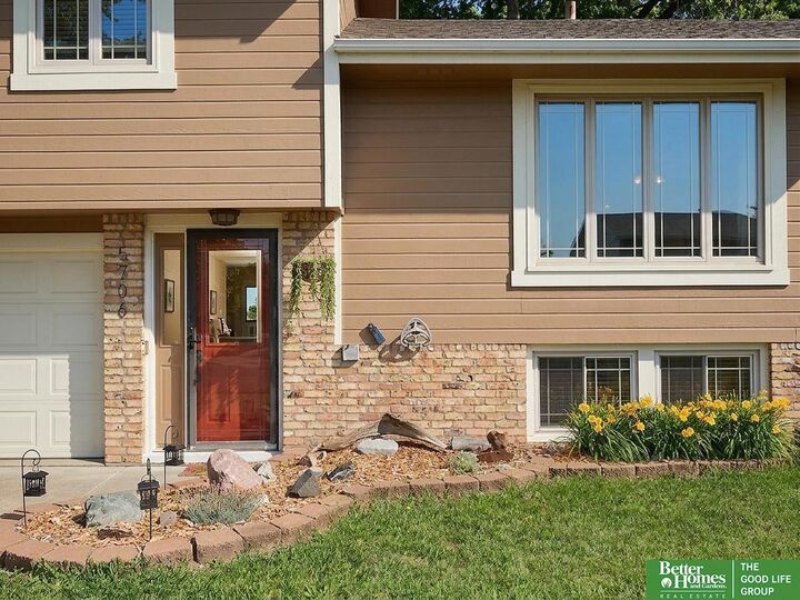 Property Photo:  5706 S 151st Street  NE 68137 