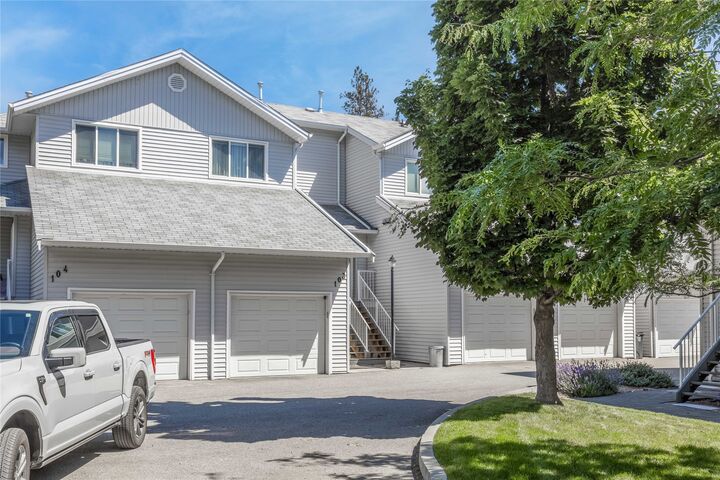 Photo de la propriété:  5460 Clements Crescent 103  BC V0H 1X5 