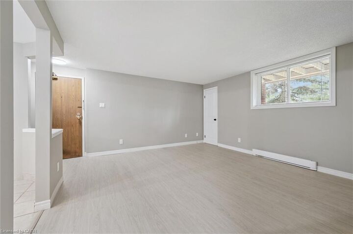 Property Photo:  565 Greenfield Avenue 803  ON N2C 2P5 