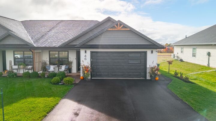 46 Samantha Lane — photo 1