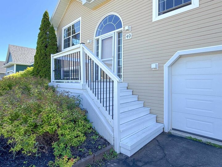 Property Photo:  49 Alderwood Avenue  PE C1E 2M7 