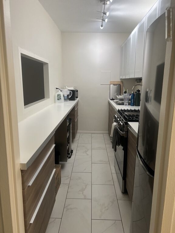 Property Photo:  6 Whittier Place 6F  MA 02114 