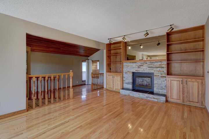 Property Photo:  2328 Munro Drive NE  AB T2E 5Y9 