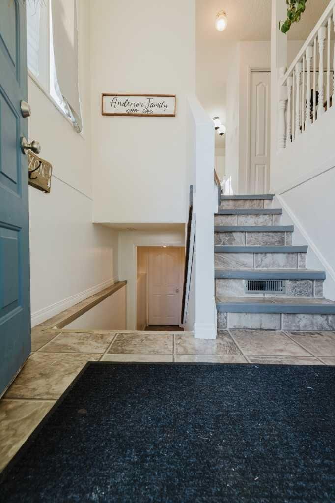 Property Photo:  9410 70 Avenue  AB T8V 5W8 