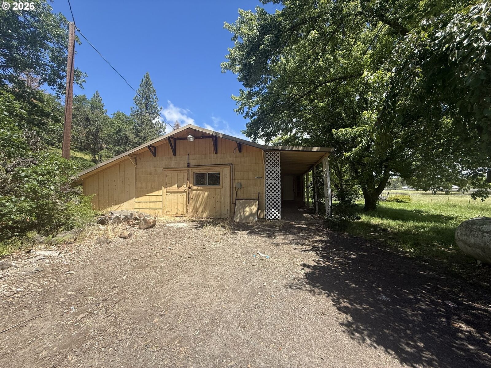 Property Photo: 1595 Highway 97 WA 98620