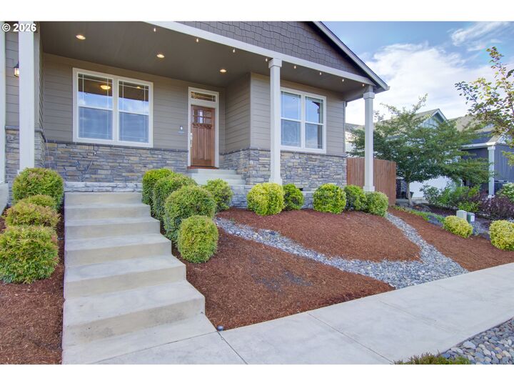Property Photo:  310 NE 17th St  WA 98604 