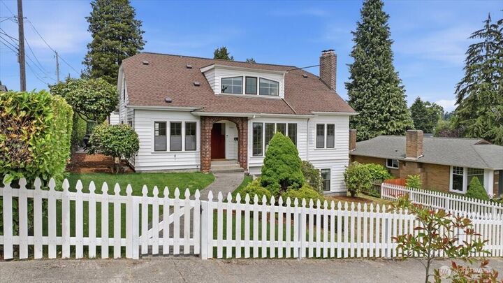 Property Photo:  1902 NE 73rd Street  WA 98115 