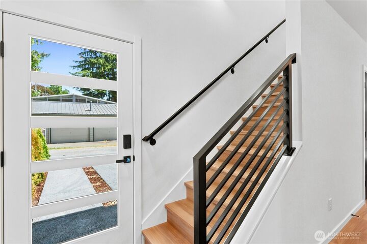 Property Photo:  10704  Linden Avenue N  WA 98133 