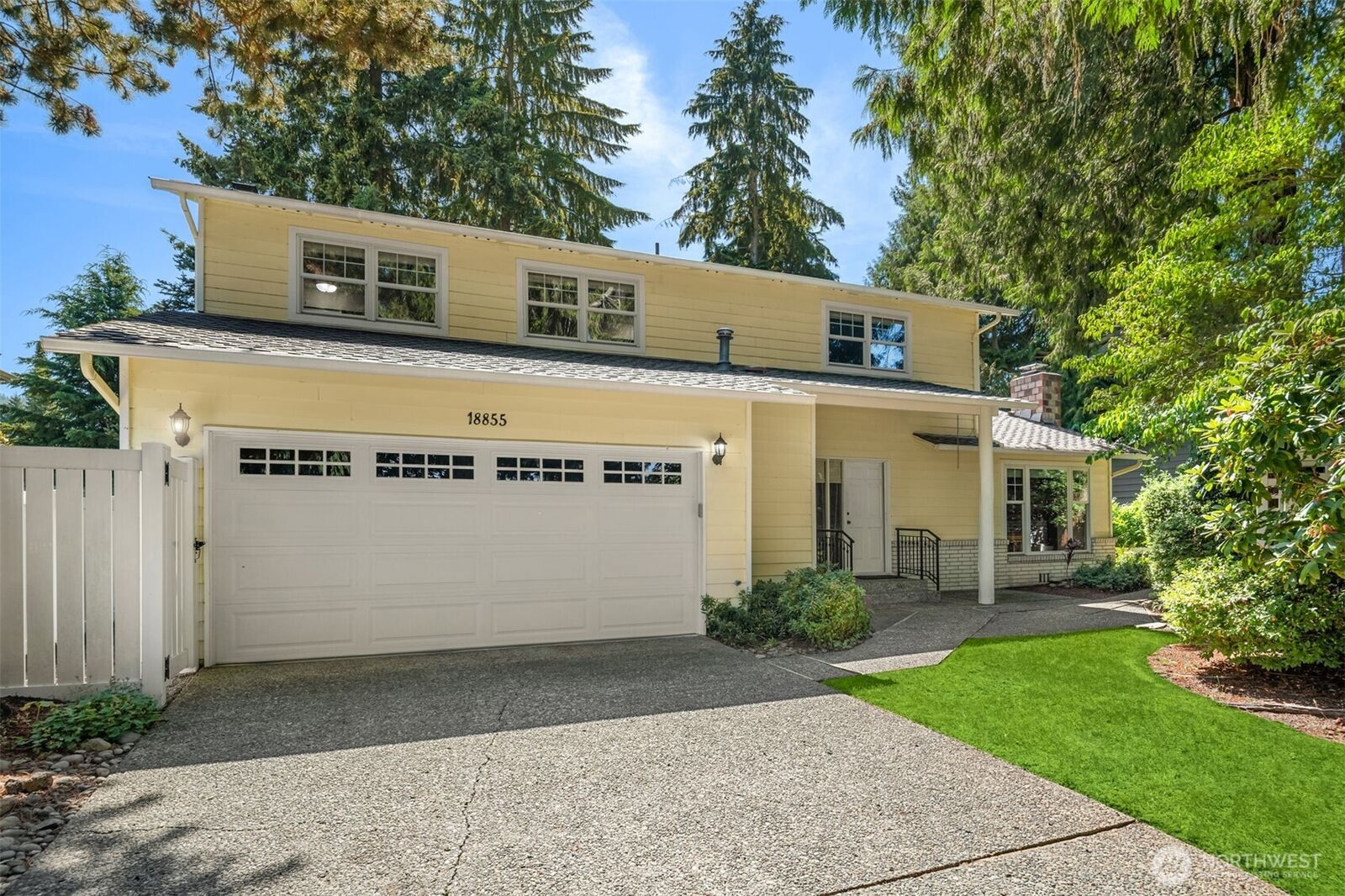 Property Photo: 18855 SE 42nd Street WA 98027