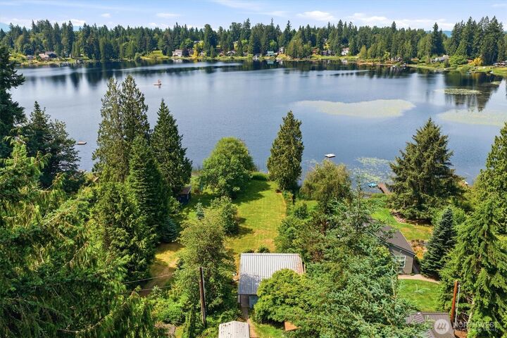 Property Photo:  11321 E Lake Joy Drive NE  WA 98014 
