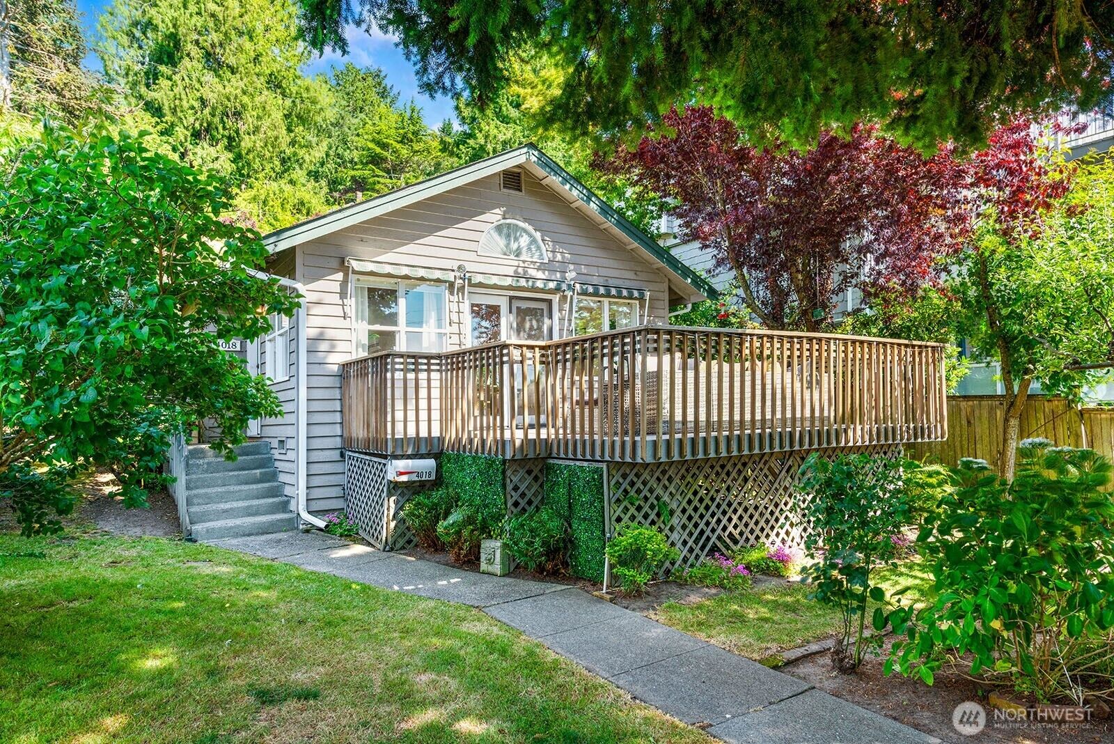 Property Photo:  4018  59th Avenue SW  WA 98116 