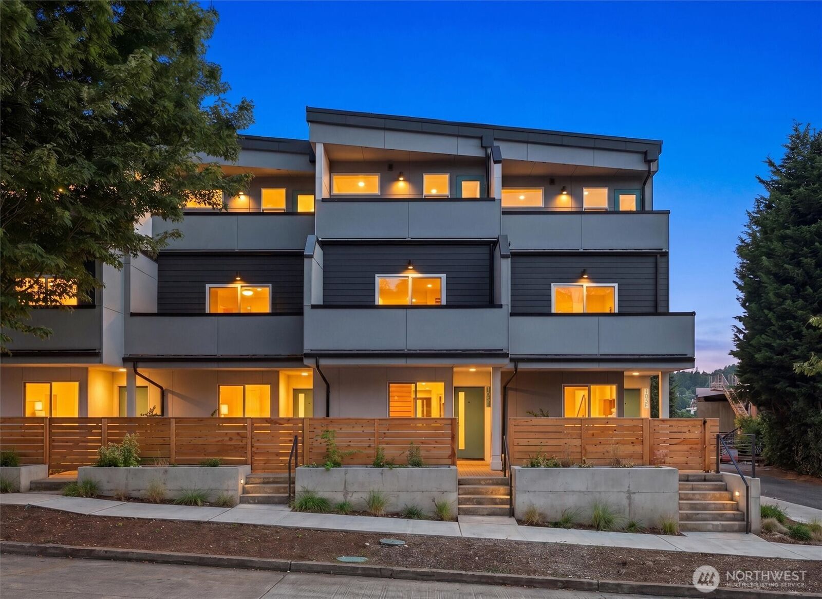 Property Photo:  105 B  39th Avenue NW  WA 98107 