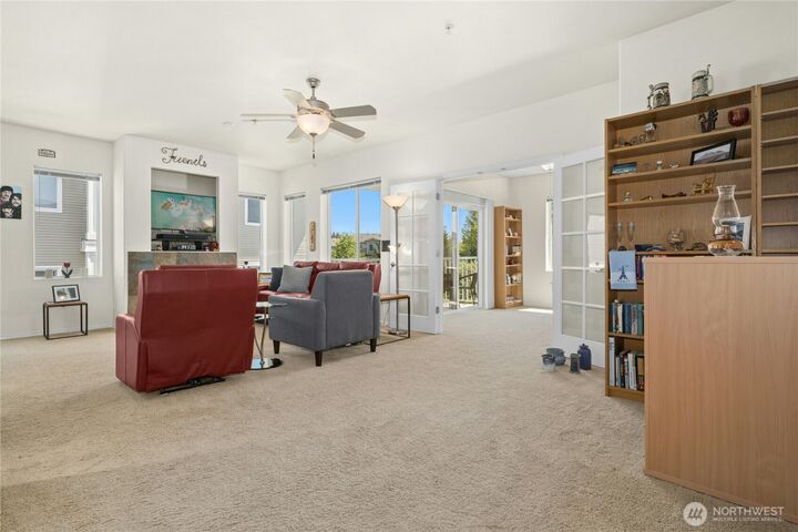 Property Photo:  14915  38th Drive SE Hh3029  WA 98012 