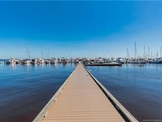 Property Photo:  815 NW Flagler Avenue 302  FL 34994 