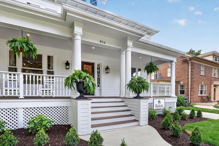 Property Photo:  816 Park Avenue  WI 53511 