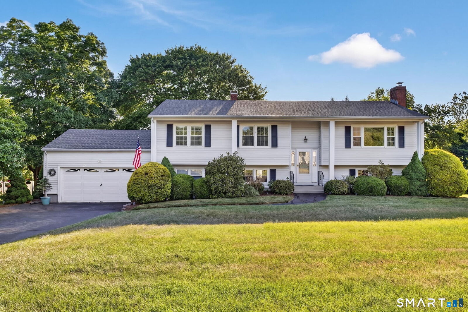 Property Photo:  396 Village Street  CT 06472 