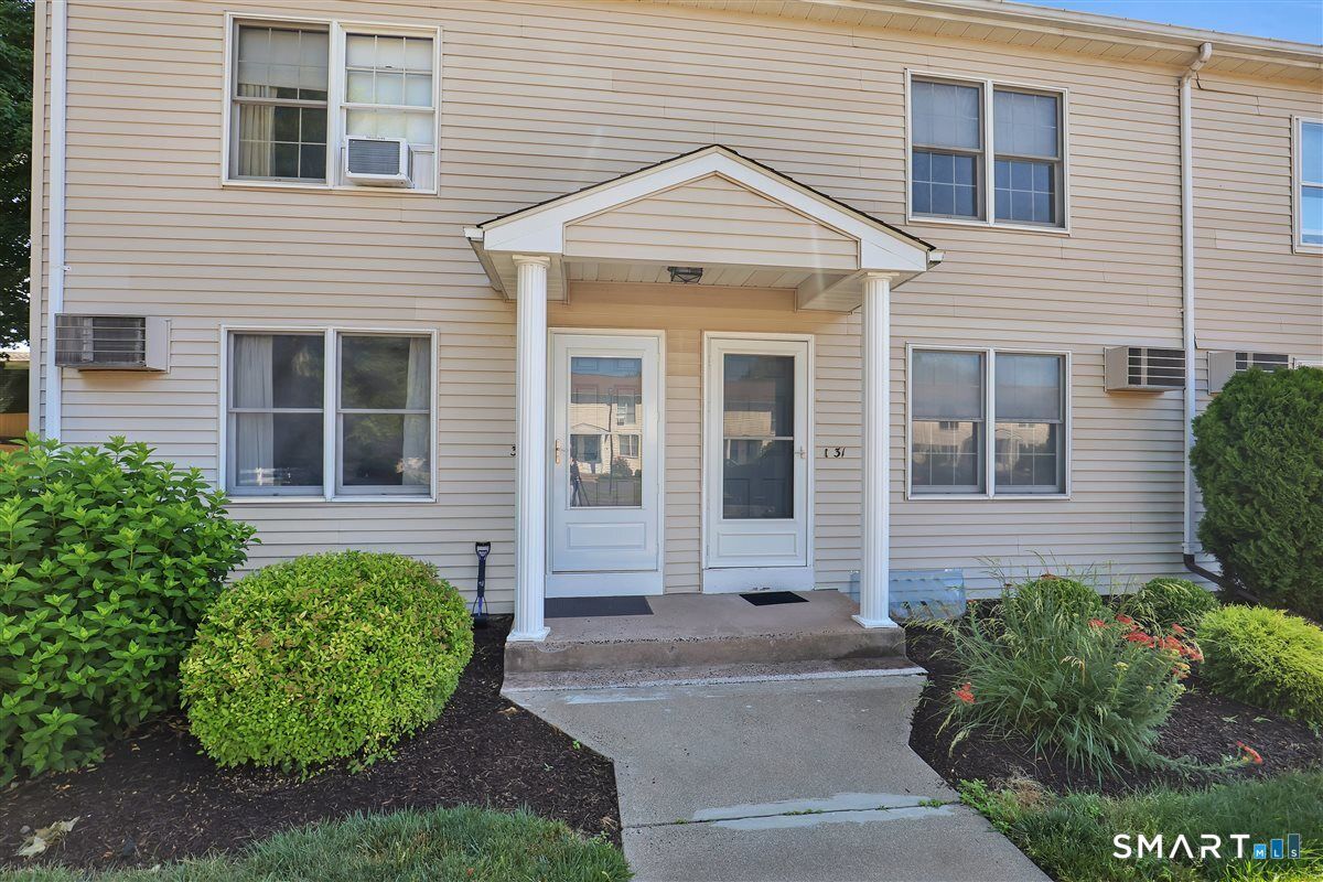 Property Photo:  400 North Main Street 31  CT 06040 