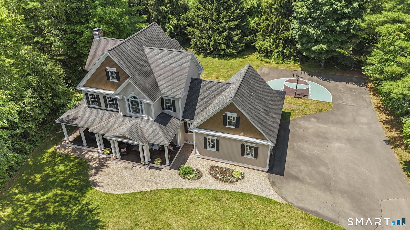 Property Photo:  83 Kings Highway  CT 06473 