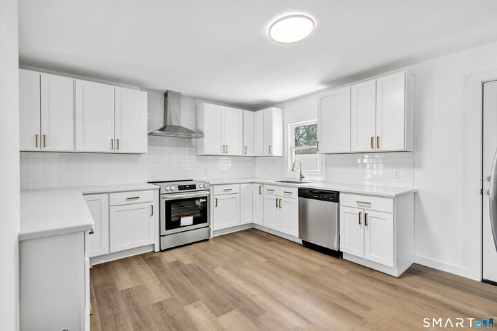Property Photo:  59 Lenox Avenue  CT 06615 