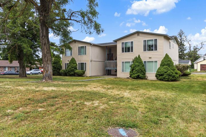 Property Photo: 1703 E Cataldo Ave WA 99202