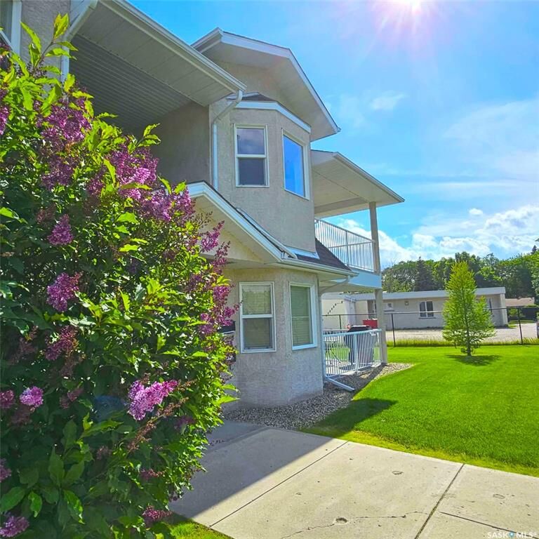 Property Photo:  1075 Birchwood Place  SK S4S 7L1 