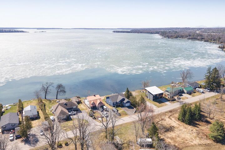 Property Photo: 1931 Woods Bay Road ON L3V 0V7