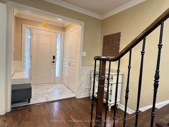 Property Photo:  84 Abbeywood Trail  ON M3B 3B5 