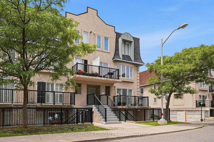 Property Photo: 75 George Appleton Way 2048 ON M3M 0A2