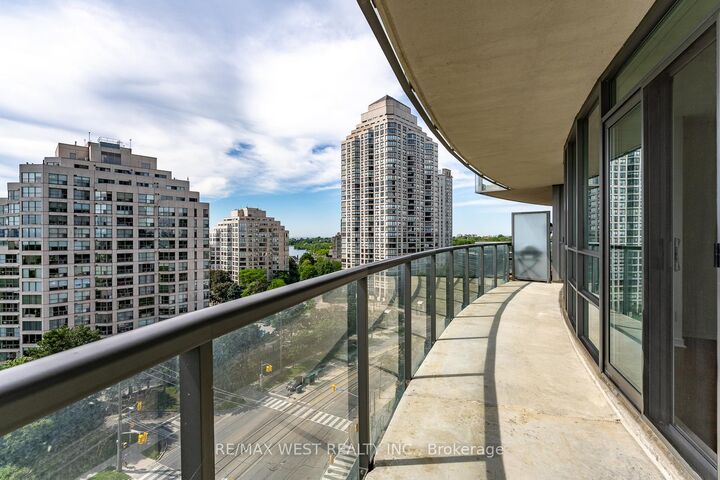 2240 Lake Shore Boulevard W 908 — photo 1