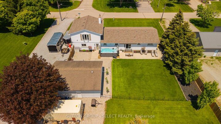 Property Photo:  51169 Clinton Street  ON N0L 2J0 