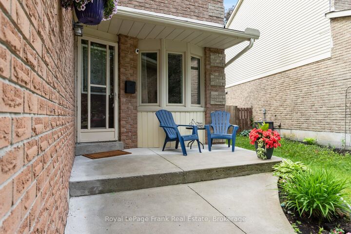 Property Photo:  731 Honey Tree Court  ON L1N 7W5 