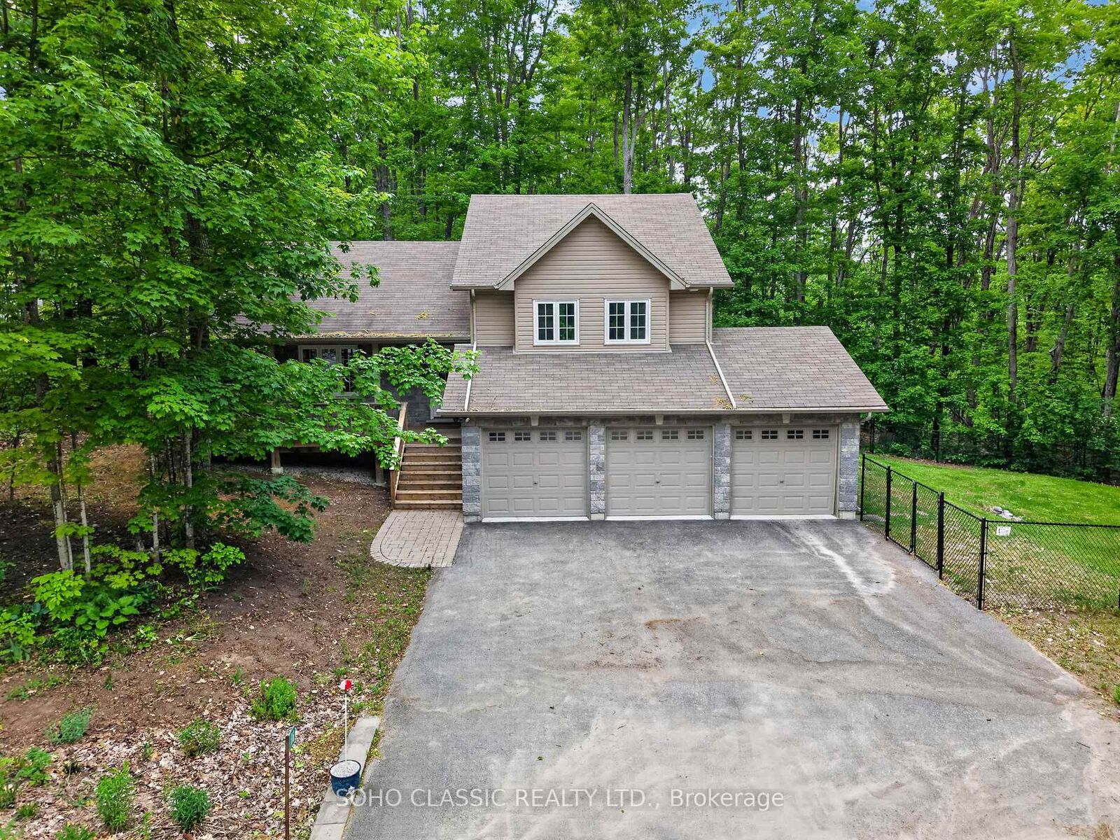 Property Photo: 16 Oneida Avenue ON L0K 1E0