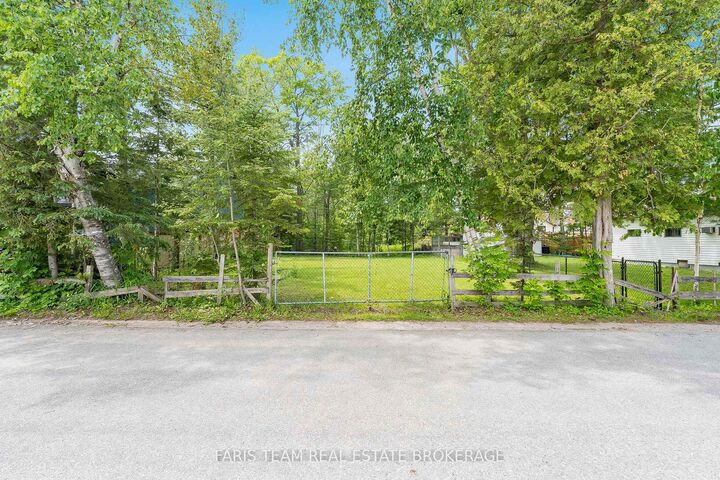 Property Photo:  40 Nancy Street  ON L9Z 2K4 