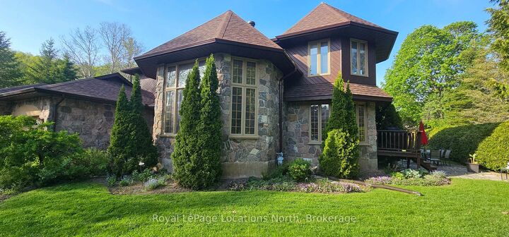 Property Photo: 44 Kelley Crescent ON L9Z 1J3